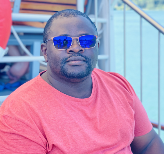 Profile Picture of Sipathamandla Shoko (@sipatha), on a boat on the Tegernsee, Bavaria